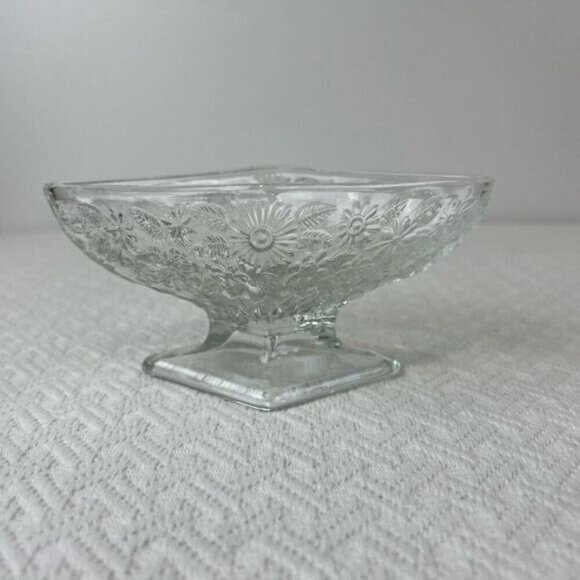 Vintage 1932-37 (Rare) Indiana Glass “Pineapple & Floral” Pedestal Candy Dish - Picture 7 of 9